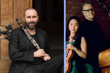Eine Collage aus zwei Fotos: Links ein Mann mit Klarinette, rechts eine Frau mit Geige und ein Mann mit Kontrabass. Es sind Anton Säckl, Seayoung Kim und Holger Michalski (v.l.n.r.).